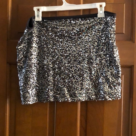 Silver glitter skirt - Picture 2 of 3